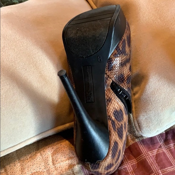 Shoes - Picture 5 of 6